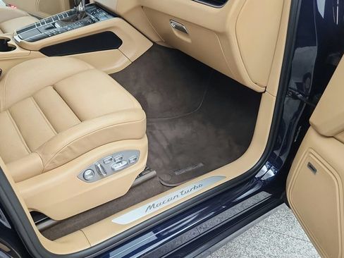 Used 2017 Porsche Macan Turbo AWD/4WD image 20