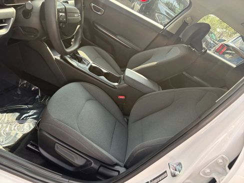 Used 2025 Kia K4 FWD image 35