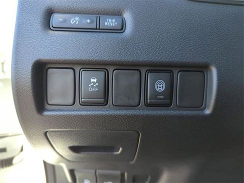 Certified 2024 Nissan Murano SV w/ SV Midnight Edition Package image 25