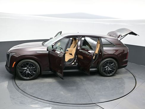 New 2025 Cadillac Escalade IQ Sport 2 w/ LPO, ONYX Package image 36