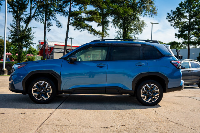 Certified 2025 Subaru Forester Premium AWD/4WD image 2