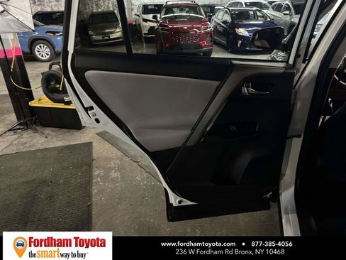 Used 2018 Toyota RAV4 Limited w/ Advanced Technology Package FWD image 11