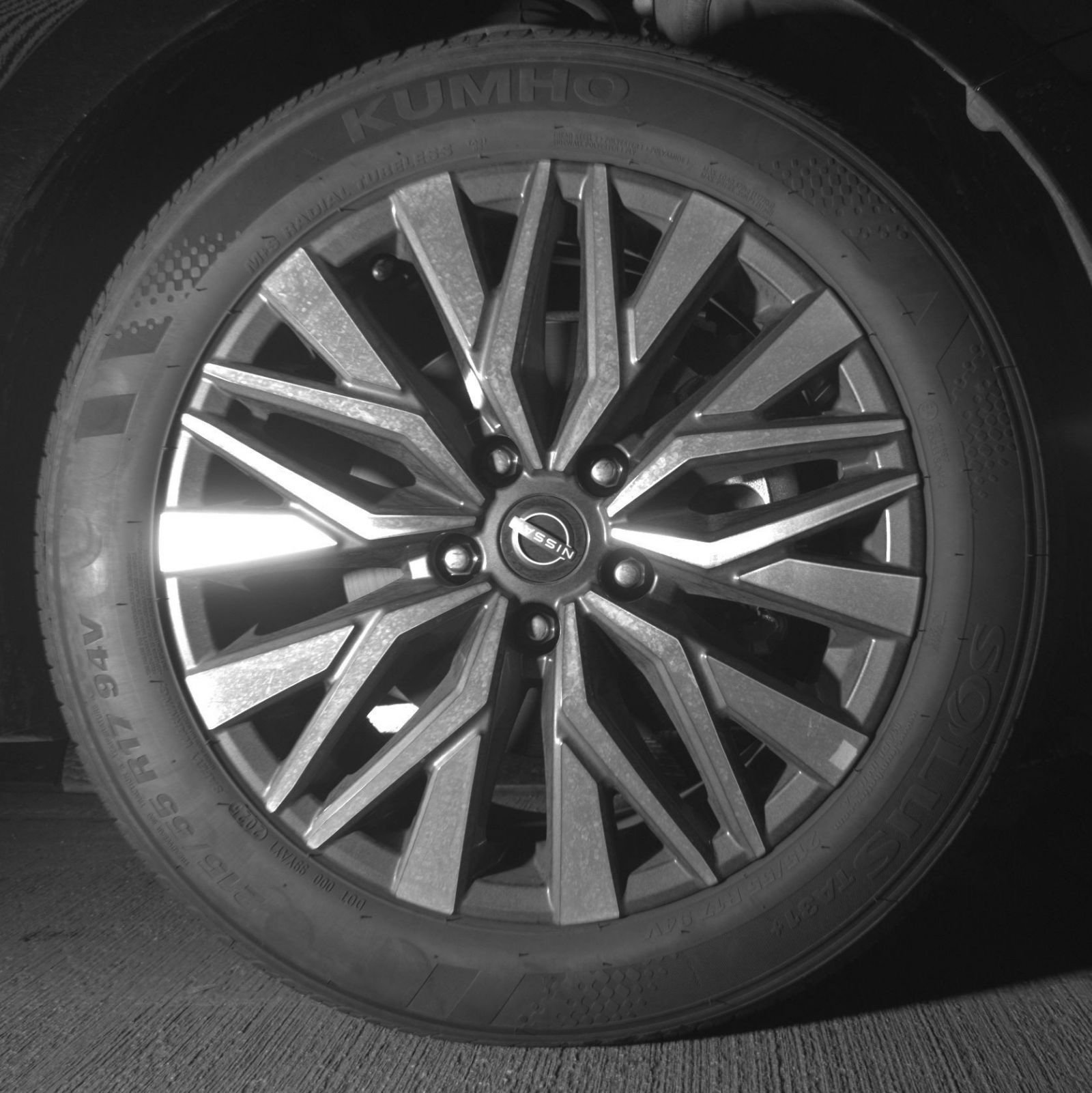 Used 2025 Nissan Altima 2.5 SV FWD image 15