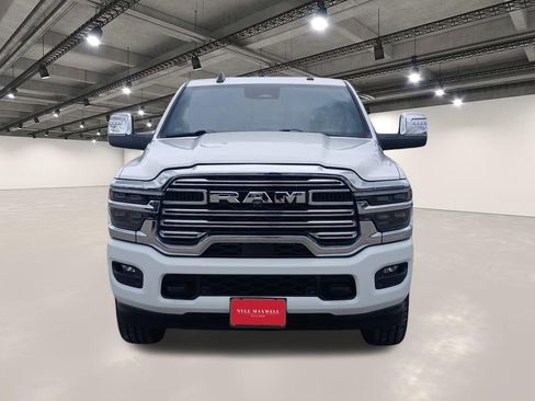 Used 2025 RAM 2500 Laramie AWD/4WD image 18