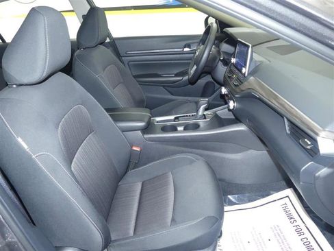 Used 2025 Nissan Altima 2.5 SV image 8