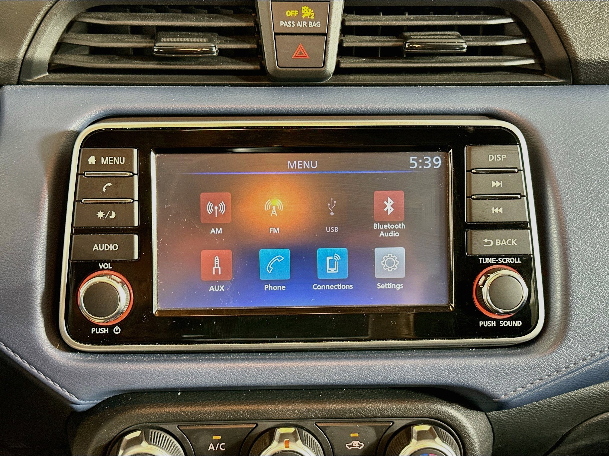 Used 2025 Nissan Versa SV FWD image 21