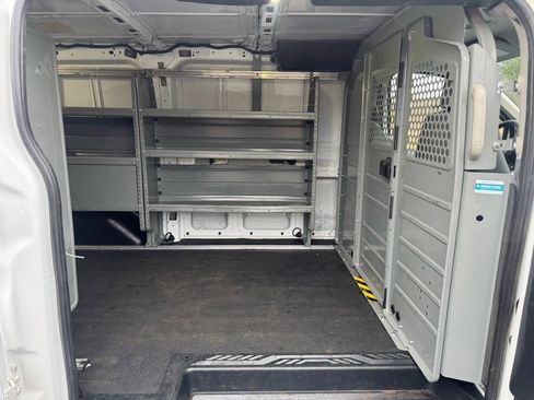 Used 2016 Ford Transit 250 130 Low Roof image 15