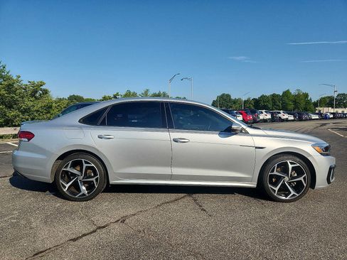 Used 2021 Volkswagen Passat 2.0T R-Line FWD image 7
