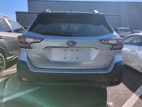 Used 2025 Subaru Outback image 2