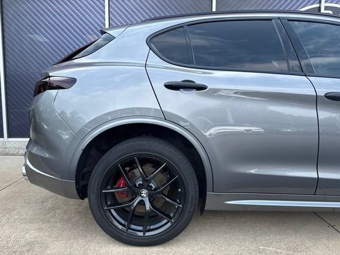 Used 2021 Alfa Romeo Stelvio Ti w/ Nero Edizione AWD/4WD image 5