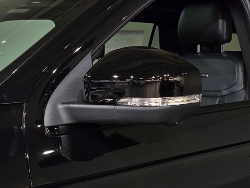 New 2025 Ford Expedition Platinum w/ Stealth Performance Package image 17