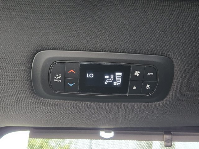 New 2027 Chrysler Pacifica Select FWD image 21