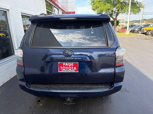 Used 2022 Toyota 4Runner SR5 Premium w/ Moonroof Package AWD/4WD image 4