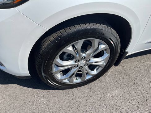 Used 2021 Buick Enclave Avenir w/ Avenir Technology Package AWD/4WD image 9
