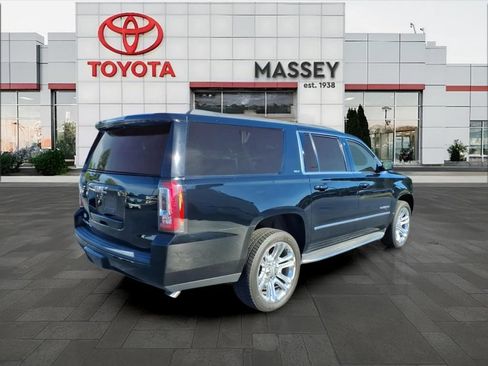 Used 2019 GMC Yukon XL SLT w/ Premium Edition AWD/4WD image 3