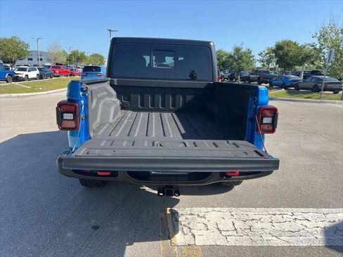 Certified 2025 Jeep Gladiator Rubicon AWD/4WD image 47