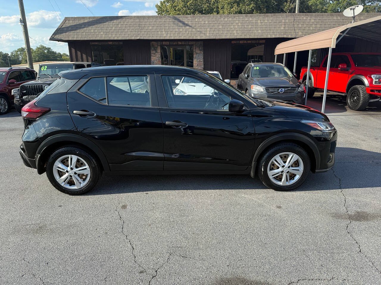 Used 2021 Nissan Kicks S FWD image 3
