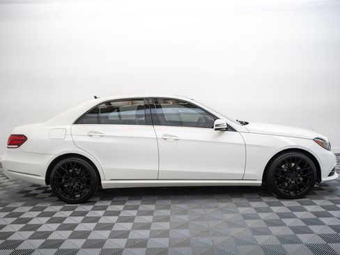 Used 2016 Mercedes-Benz E 350 4MATIC Sedan image 4