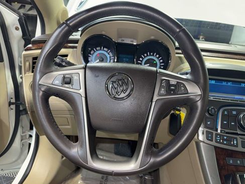 Used 2010 Buick LaCrosse CXL image 18