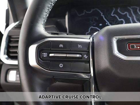 Used 2025 GMC Acadia Elevation AWD/4WD image 4