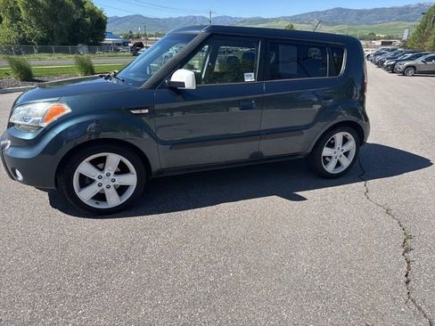 Used 2010 Kia Soul + w/ Denim Special Edition Pkg FWD image 2