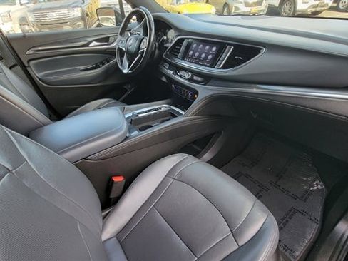 Used 2022 Buick Enclave Premium image 39