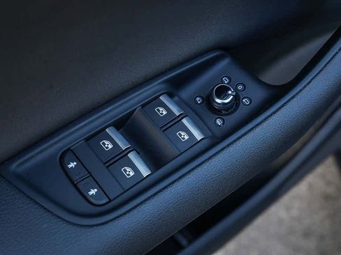 Used 2021 Audi Q7 3.0T Premium image 23