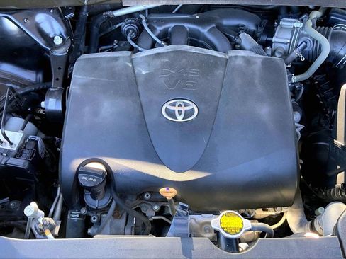 Used 2017 Toyota Highlander XLE image 31