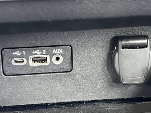 Used 2024 Nissan Altima 2.5 SV FWD image 6
