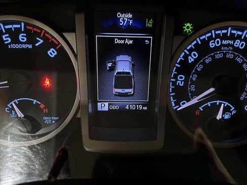 Certified 2020 Toyota Tacoma SR5 image 19