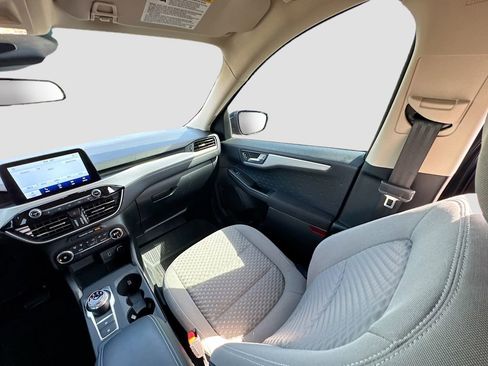 Used 2020 Ford Escape SE image 27