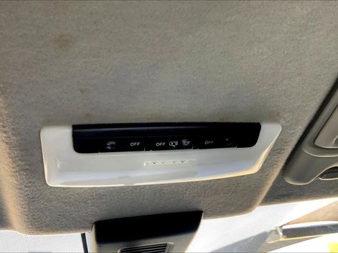 Used 2023 Nissan Kicks SV FWD image 33