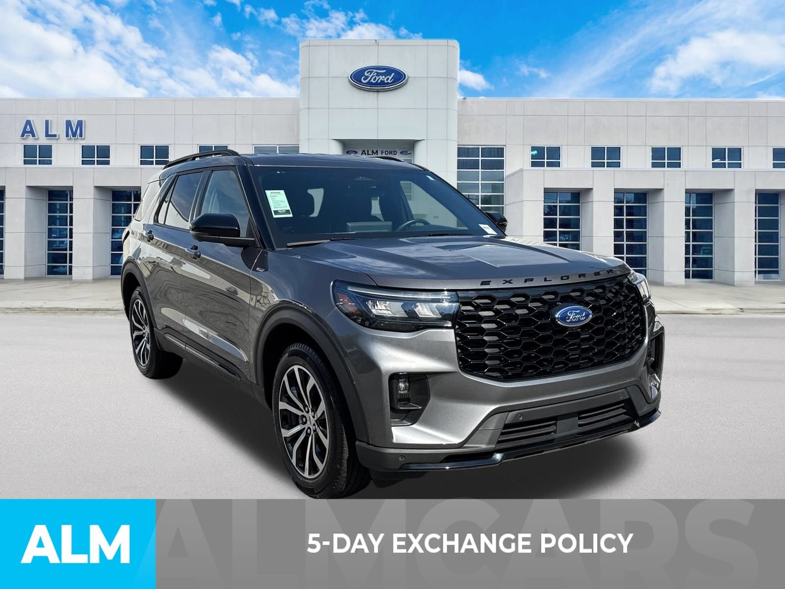 Used 2025 Ford Explorer ST-Line AWD/4WD image 3