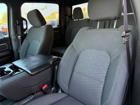 Used 2025 RAM 1500 Big Horn AWD/4WD image 39