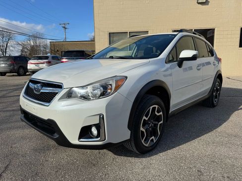 Used 2017 Subaru Crosstrek 2.0i Limited w/ Popular Package #2 image 3