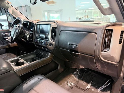 Used 2018 GMC Sierra 2500 Denali w/ Duramax Plus Package AWD/4WD image 31