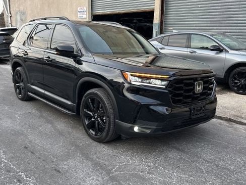 Used 2025 Honda Pilot Black Edition image 17