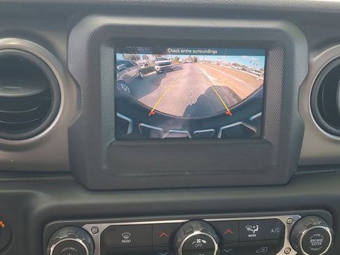 Used 2021 Jeep Wrangler Unlimited Sport image 28