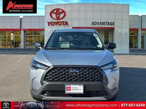Used 2023 Toyota Corolla Cross L AWD/4WD image 2