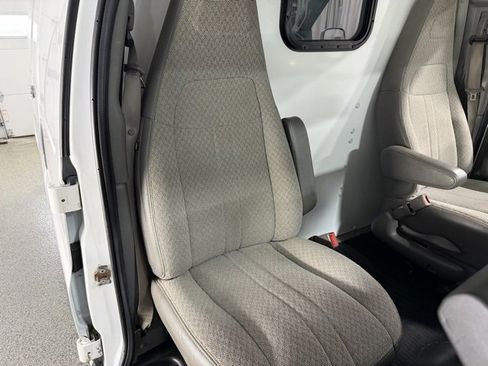 Used 2019 Chevrolet Express 2500 image 15