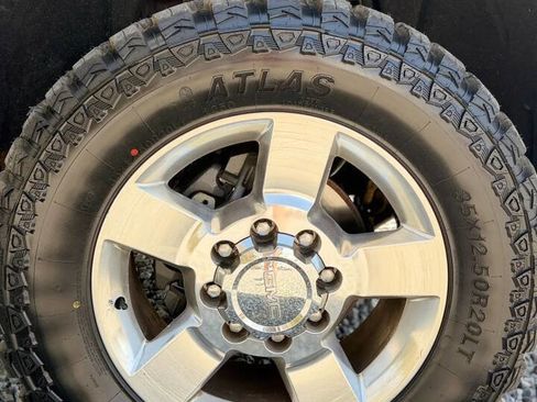 Used 2016 GMC Sierra 2500 Denali w/ Duramax Plus Package AWD/4WD image 11