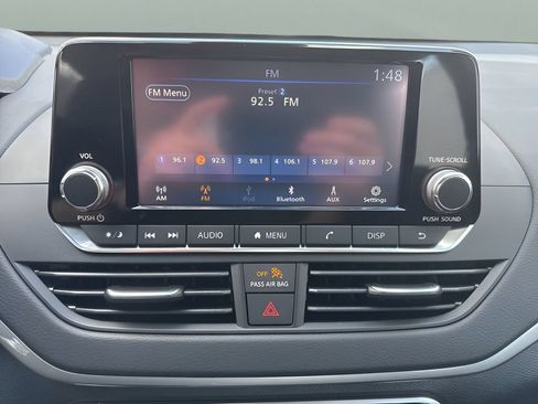 Used 2024 Nissan Altima 2.5 S FWD image 15
