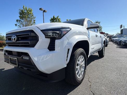 Used 2026 Toyota Tacoma 4x4 Double Cab image 9