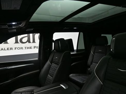 Used 2025 Cadillac Escalade Sport Platinum w/ LPO, ONYX Package AWD/4WD image 19