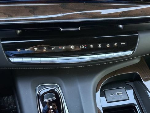 Used 2024 Cadillac Escalade Sport Platinum w/ LPO, Floor Liner Package AWD/4WD image 18
