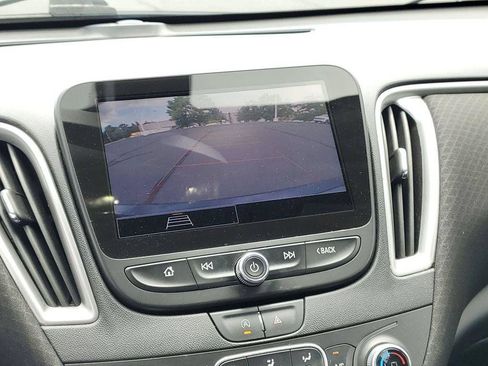 Used 2022 Chevrolet Malibu LT FWD image 16