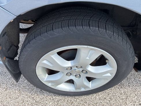 Used 2004 Toyota Matrix XR AWD/4WD image 25