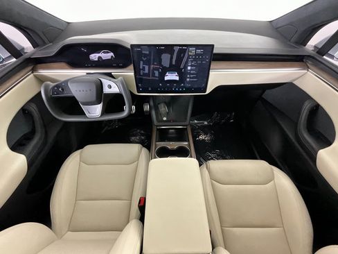 Used 2022 Tesla Model X Base image 10