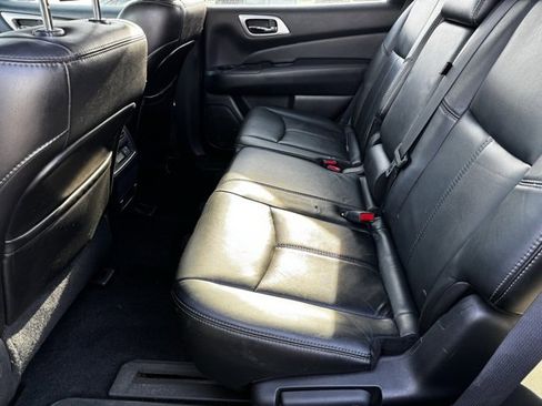 Used 2014 Nissan Pathfinder SL image 6