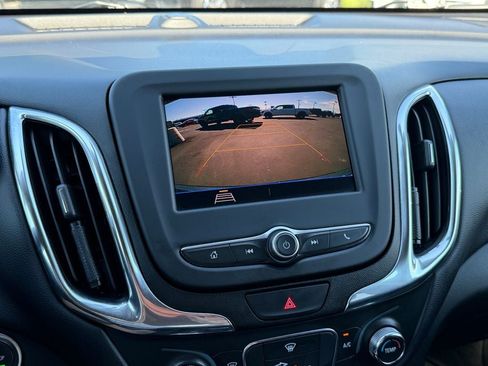 Used 2021 Chevrolet Equinox LT AWD/4WD image 17